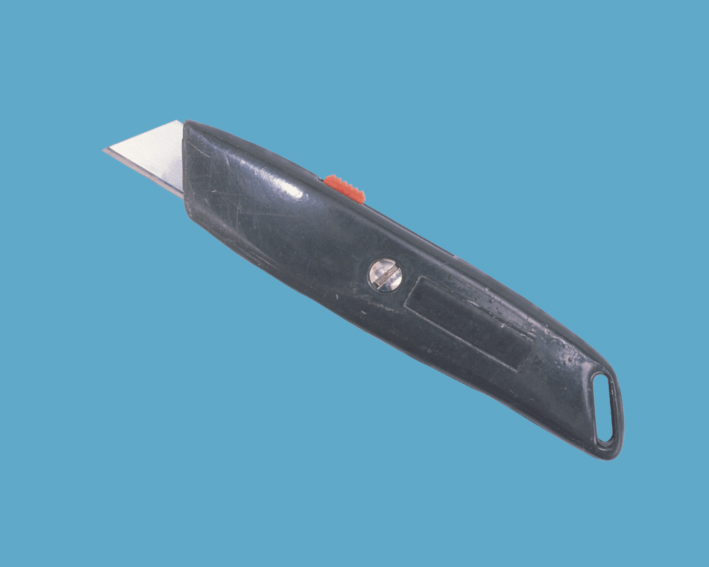utility-knife-for-memory-foam-cutting